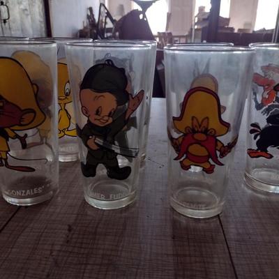 Set of Nine Vintage Looney Tunes Drinking Glasses