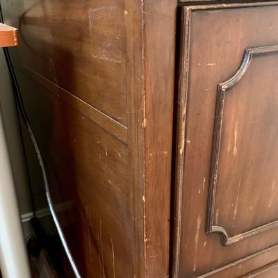 LOT 5 B: Wooden Two Drawer Filing Cabinet