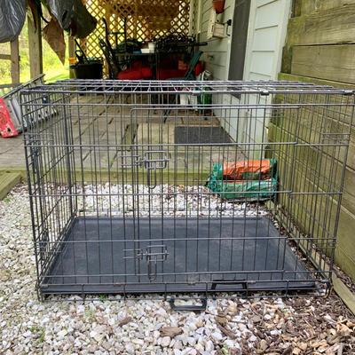 LOT 14 B: Petco Dog Crate