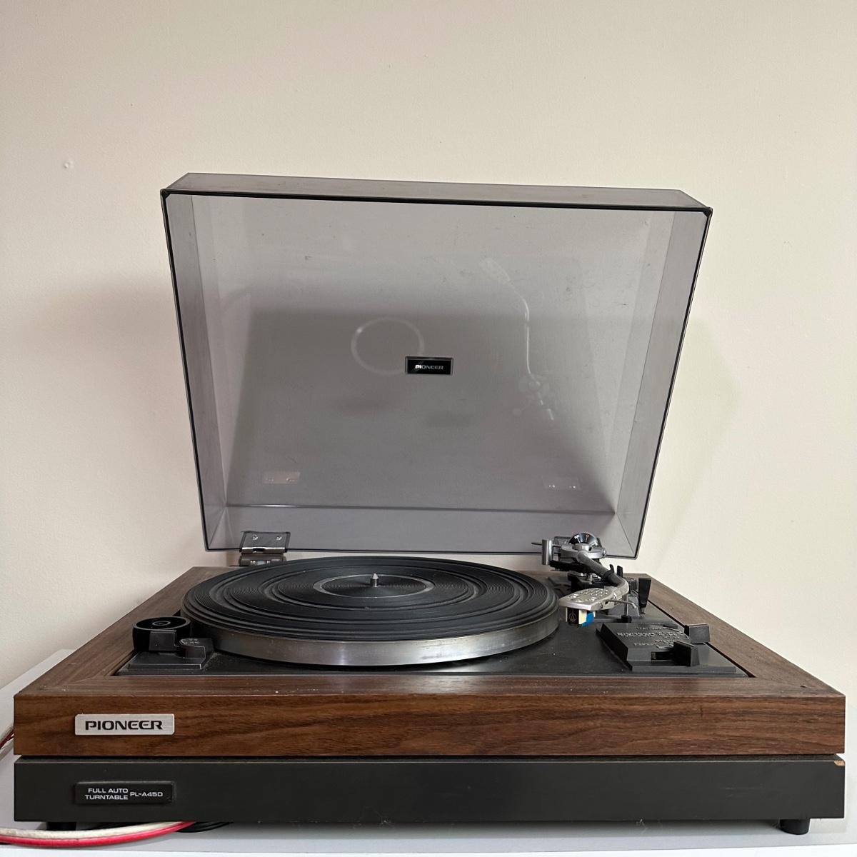 LOT 21B Pioneer PLA450 Stereo Turntable