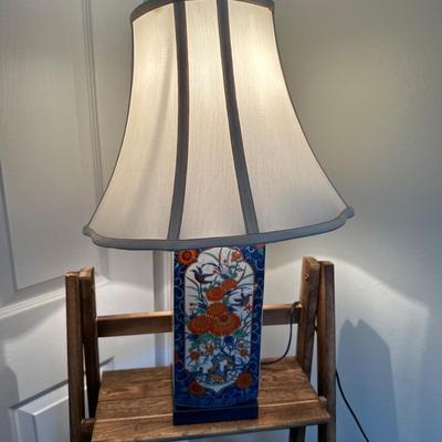 LOT 39X: Vintage Japanese Porcelain Lamp w/ Wooden Decor Shelf
