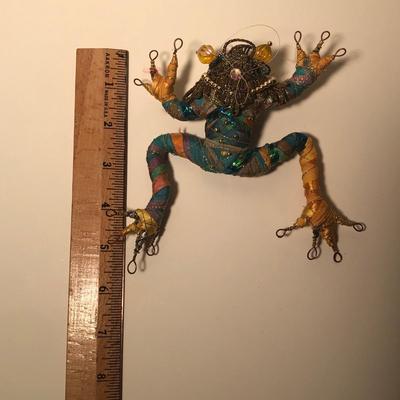 LOT 45B: Three Dream Catchers & Funky Frog Brooch