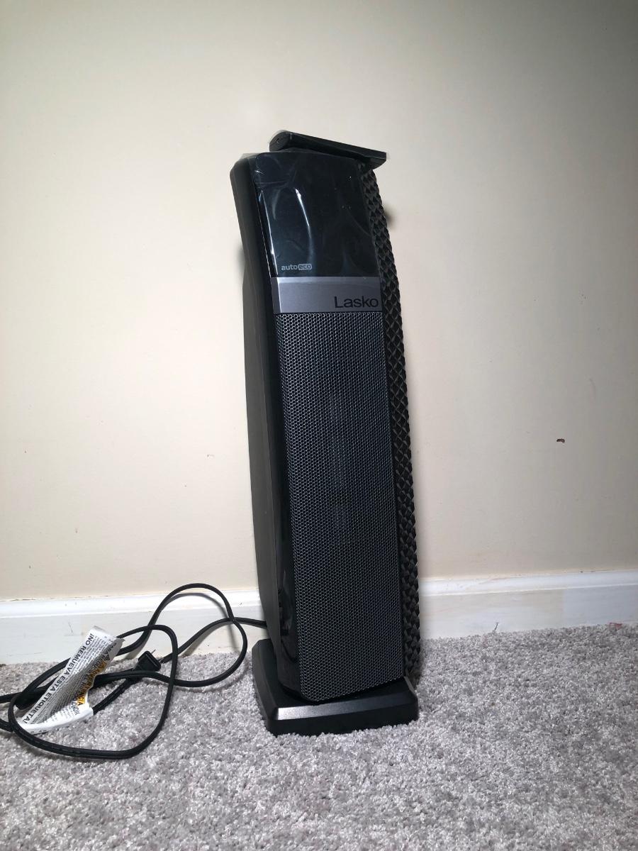 LOT 57B Lasko Auto Eco Moveable Air Heater Model CT22445