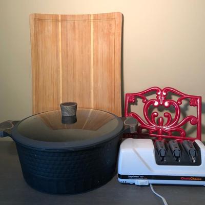 LOT 90D: Kitchen Collection - EdgeSelect 120 Diamond Hone Sharpener-Plus, Core Wooden Cutting Board, D&W Pot w/ Lid & Red Recipe Stand