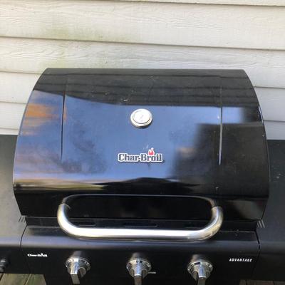 LOT 94O: Char-Broil Propane Grill Model 463343015 w/ Expert Grill Industrial Cover