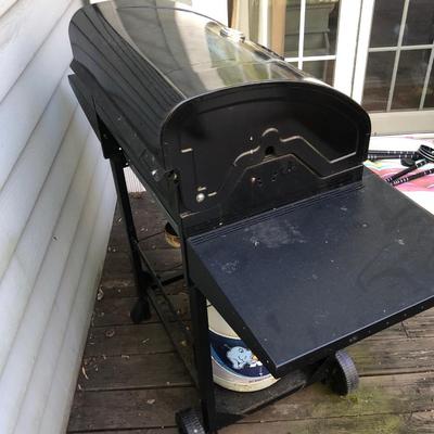 LOT 94O: Char-Broil Propane Grill Model 463343015 w/ Expert Grill Industrial Cover