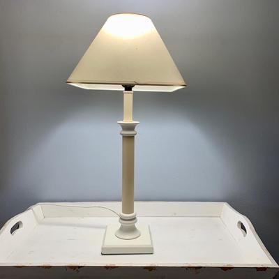 LOT 104 Z: White Wooden Shabby Chic Two Tiered Tray Side/Coffee Table w/ Table Lamp