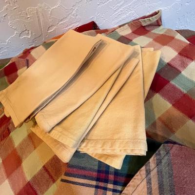 Fall themed table linens
