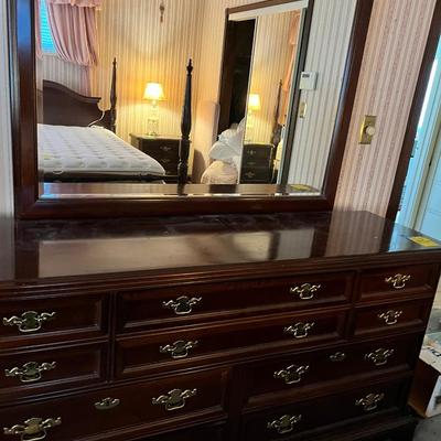 Americana dresser with mirror