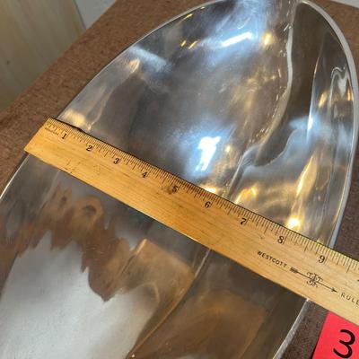 Polished oval aluminum bowl