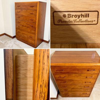 BROYHILL ~ Premium Collections ~ Mahogany Queen/Full ~ Four (4) Piece Bedroom Suite