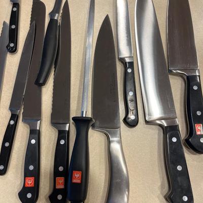 K75- Wusthof knife set w/block