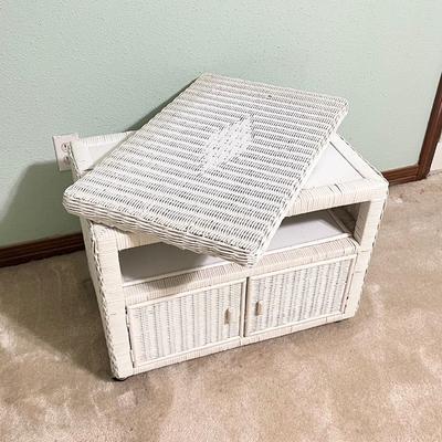 HENRY LINK ~ Five (5) Piece Wicker Queen / Full Bedroom Suite ~ *Read Details