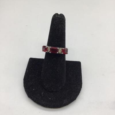 18 KGE gold ring Ruby Colored Stones