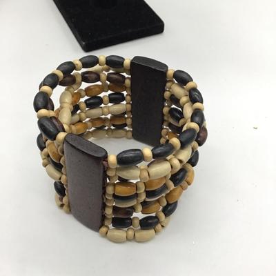 Beaded bulky brown bracelet
