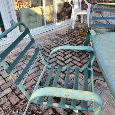 Outdoor patio table and chairs