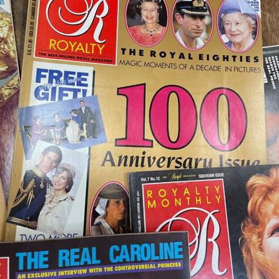 32 British Royal Family Magazine