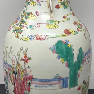 c. 1900 Antique Chinese Famille rose vase