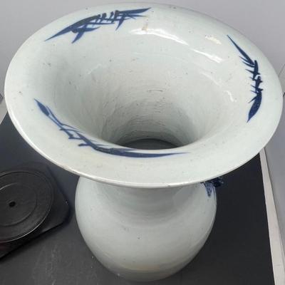 c. 1900 Antique Chinese Blue and White porcelain vase