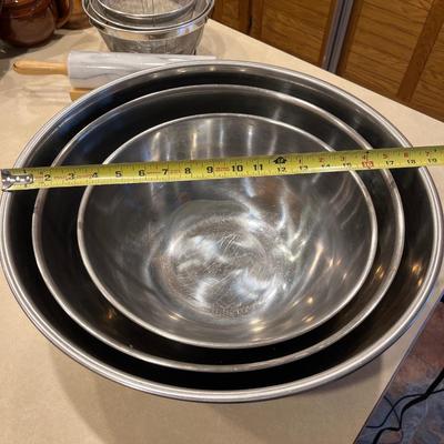 K91- Stainless steel bowls (3)