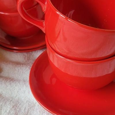 DR39 red cups (Italy), wood bowls