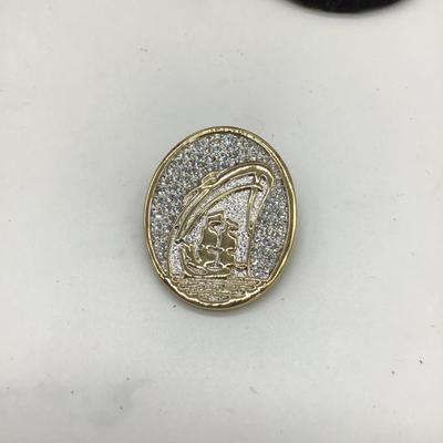 Vintage designed pin