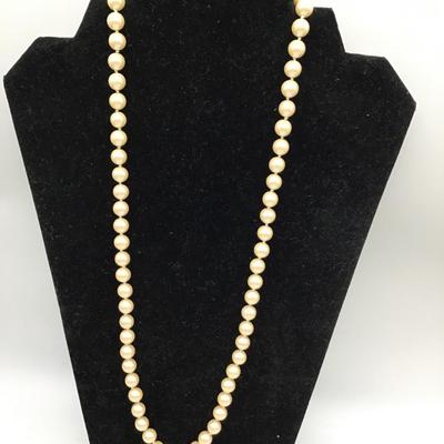 Richelieu simulated Pearl Necklace