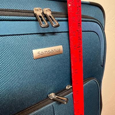 Samsonite suit case