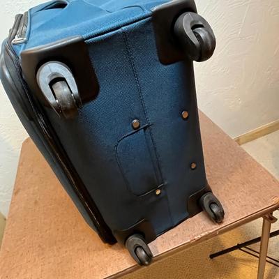 Samsonite suit case