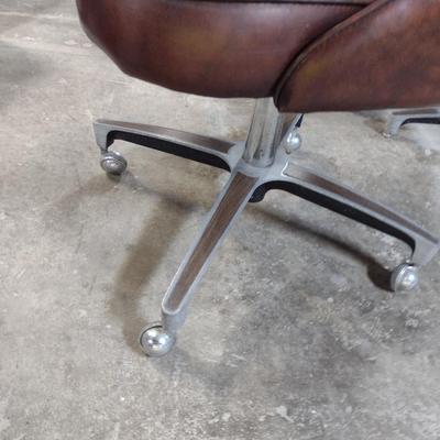 Vintage Mid-Century Laminate Wood Grain Finish Table with Four Rolling Chairs