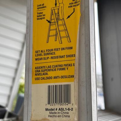 HUSKY ~ 6 Ft Aluminum Ladder