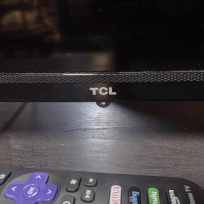 TCL Roku TV Flat Screen Television- Approx 31"- Item is in Working Condition- Model 32S335