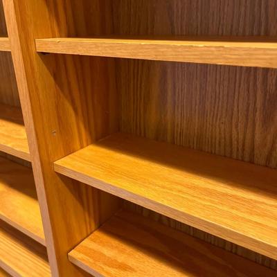 L39- Bookcase/CD shelf