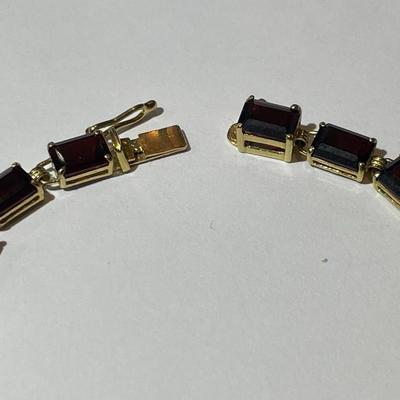Vintage Ladies 14k Yellow Gold 8" Garnet Tennis Bracelet 6.3 Pennyweights TW in VG Preowned Condition.