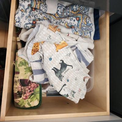 DRAWER OF POT HOLDERS AND TOWELS