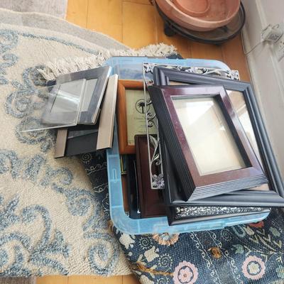 LOT OF PHOTO FRAMES