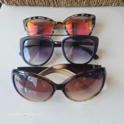 Lot of Broken sunglasses for parts