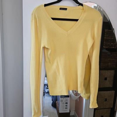 Yellow long-sleeved shirt