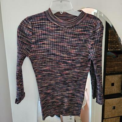 Multiple Color Long-Sleeved Sweater