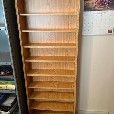 B23- Bookcase/CD shelf