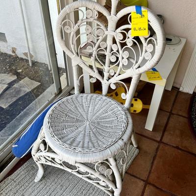 White Wicker Heart chair