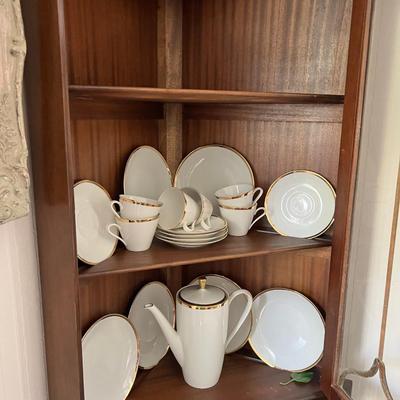 Corner Display cabinet