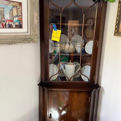 Corner Display cabinet