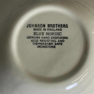 27 Piece Johnson Brothers Blue Nordic â€˜ Blue Onionâ€™ Tableware