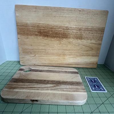 2 Wooden Cutting Boards