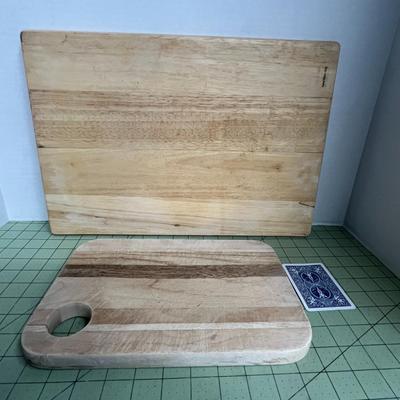 2 Wooden Cutting Boards