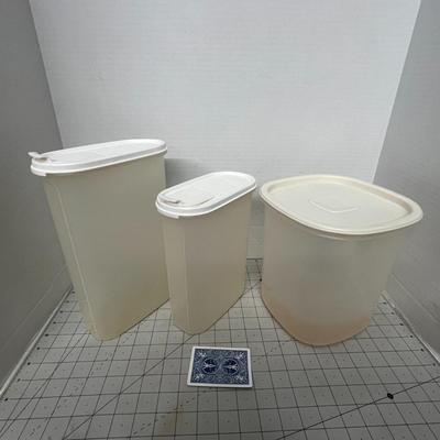 Set of 3 Tupperware Container 
