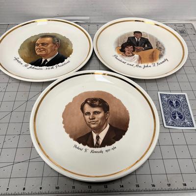 Set of 3 Collectible Plates