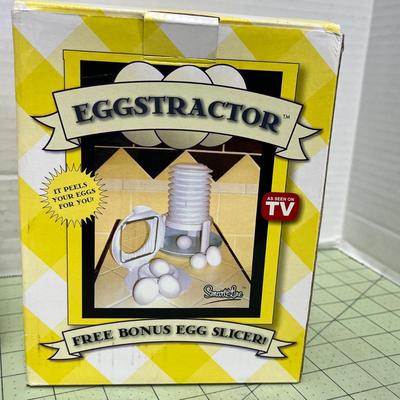 Eggstractor Hard Boiled Egg Peeler Remover 