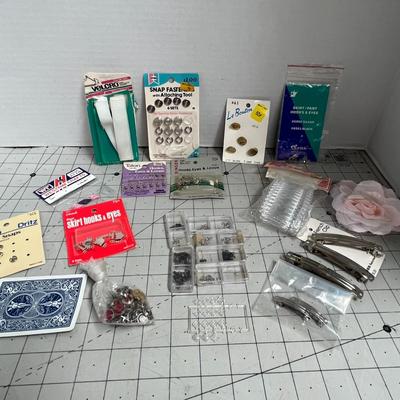 Lot of assorted sewing supplies